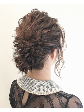 ノル(nol.) ［toshi’sアレンジ］ルーズで柔らかなウェーブアレンジ