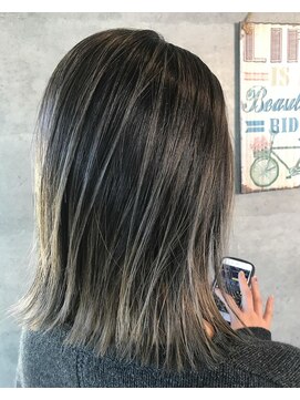 アッベリーレ(A'bbellire) エアタッチ切りっぱなしボブ