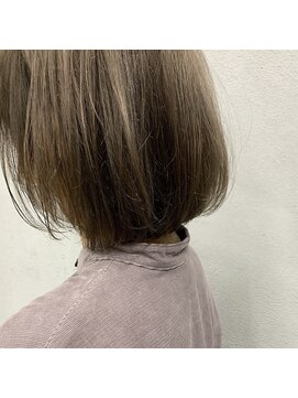 エヌ(N) 季節を感じる栗色ボブ