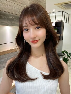 アイヴィ 表参道(IVY) ツヤ髪ラベンダーカラー 小顔見せ韓国ヘア 流れる顔まわりカット