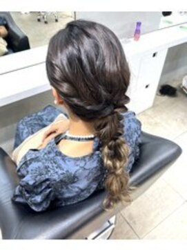 ディア(.eer) 華やかな印象にみえるスッキリ編みおろし♪