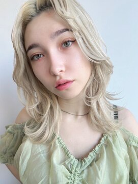 ホフ 大阪心斎橋店(F.O.F) ブリーチグレージュベージュショートボブショートレイヤー学割