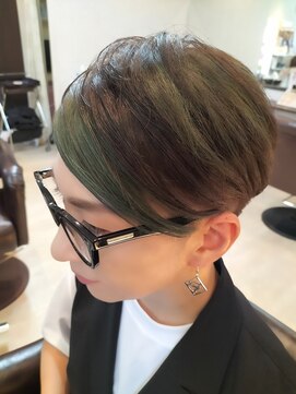 アンビ(ambi) クール系ショートスタイル