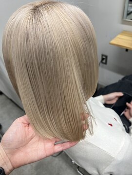 リグ 横浜(Lig.) ミルクティーベージュブリーチダブルカラーホワイトブロンド横浜