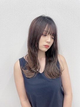 トンネルヘアー(Tunnel hair) 外はねレイヤーくびれヘア