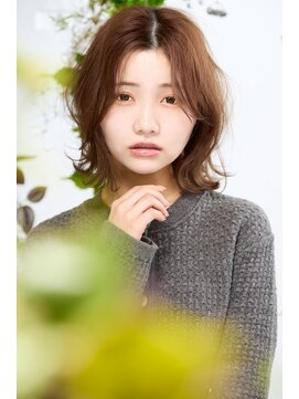 アバーブザビューティーアイランド(Above the beauty island) 20代30代40代50代◎ミディアム/韓国/外ハネ/ブラウン