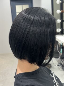 ブロンド(Blonde) ブルーブラック　ボブ