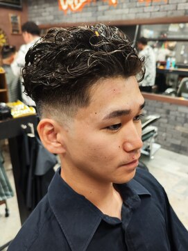 フォーコーナーズカットショップスリーセント 栄(FourCornersCutShop 3/cent) 極道パーマ/フェードカット/スキンフェード/宮城リョータパーマ