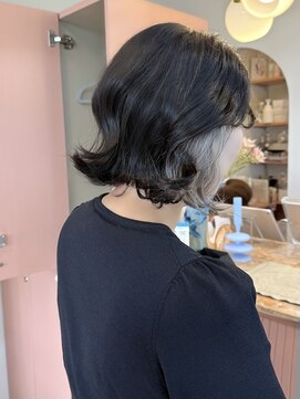 ミテ(mite) インナーカラー/ホワイトシルバー/ボブ