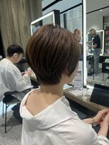 サヴォア(Savoir)&nbsp;女性らしい、耳掛けショート。