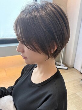 エクラバイナチュラル(eclat by Natural) 大人抜け感ショート/洗練カラー/スモーキーベージュ/グレージュ