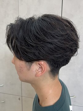 ラ ポルト ドゥ サワ(La Porte de SAWA) 刈り上げあり緩めフェザーパーマ