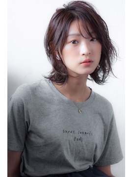 エルフォ(elfo) 【elfo】ミディアムヘアーはレイヤーを入れて旬をプラス