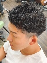 《短髪アップバング》ショートレイヤー×七三×スパイラルパーマ