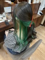 ベル(beLLe.) 20代　インナーカラー　グリーン　ケアブリーチ　髪質改善