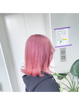 ガリカ シーム(Gallica/SEAM) 【翁長孝輔】派手髪チェリーピンク/外ハネボブ/顔まわりレイヤー