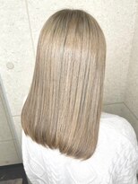 スターズ 柏(STARS)&nbsp;シルバーグレージュ　ブリーチカラー　ハイトーンカラー　艶感