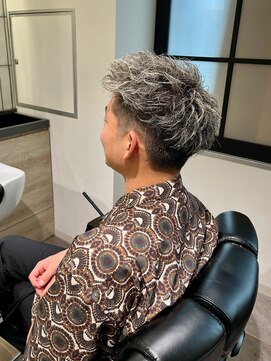 ヨシザワインク バンダイ(YOSHIZAWA Inc. BANDAI) メンズカラーメッシュホワイトメッシュバーバーメンズカット新潟