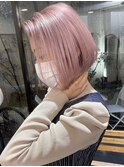 春のおすすめ外国人風ホワイトピンクとナチュラルボブの大人ヘア