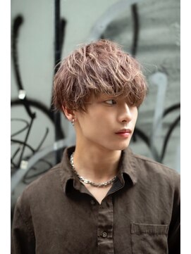 ユーフォリア 渋谷グランデ(Euphoria SHIBUYA GRANDE) 束感マッシュ フェザーショート 毛流れ 波パーマ波ウェーブk