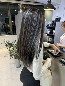 メリー オオサカ(Merly Osaka) ベース暗めホワイトハイライト