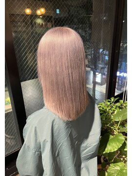 ビハインドザカーテン(BEHIND THE CURTAIN) 暖色系ベージュカラー×ハイトーン×ケアブリーチ