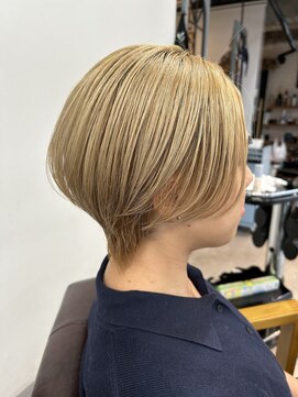 メル(Mel) ショート/ウルフ/ハイトーンカラー