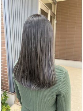 マニッシュ(Mannish) 大人可愛いグレージュカラーのローレイヤーミディ