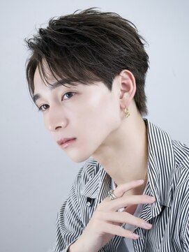 清潔感抜群メンズアップバング束感ビジネスショート眉毛