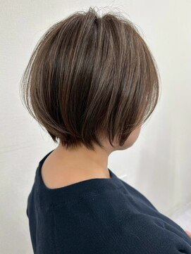 リル バイ ジルブラン(Lil by JIL BLAN) 黒髪　ボブルフ　ネビージュ　小顔　ワンレン　スペインカール