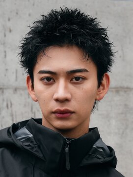 テン 心斎橋(tenn.) アクティブショートフェザーパーマルーズショートセンターパート