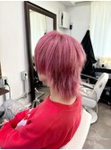 ウルフカット ピンクカラー 外ハネ レイヤーカット