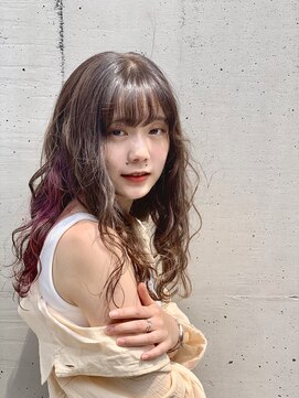 ヨナサン(Yona Saint) チラ見せピンクのインナーカラー☆