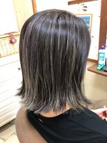 ルームガーデン 小田急相模原(RoomGarden)&nbsp;小田急相模原で白髪ぼかしハイライト【プラチナアッシュ】