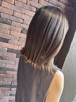 ヘアー クリエイト カルバリ(HAIR CREATE Calbari) くすみベージュのハイライト、インナーカラーボブ