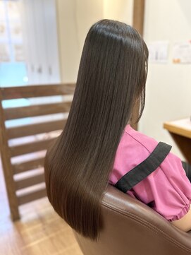 フリージア(freesia) 艶髪/ツヤ髪スタイル/髪質改善トリートメント/30代40代50代