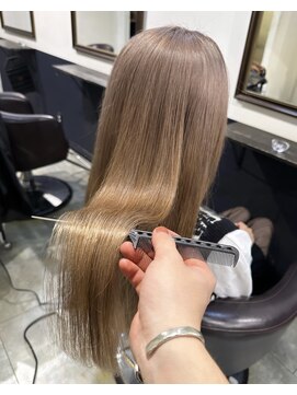 イリ 梅田(ili) 【大人気】ミルクティーベージュ