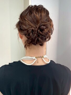 ロイオブジゼル(roi of GiseL) ヘアセット シニオン カチモリ お団子 結婚式 お呼ばれ 20代30代