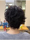 くるくるパーマ風ショートスタイル