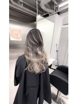 ラヴェ(LAWE.) シルバー系バレイヤージュブリーチ