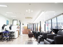 サロンドリアン(Salon de Lien)の雰囲気（シンプルな店内男性女性年齢関係なくゆったり過ごせる：）♪）