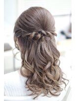 リサ 恵比寿(risa.)&nbsp;ナチュラルねじりハーフアップ