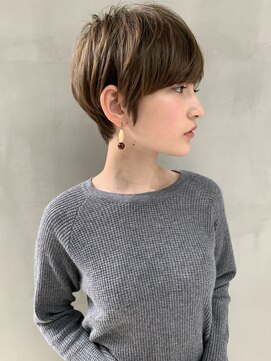 ミィ 表参道(mee.) 【mee.】ブチ　スッキリオシャレ人気ショート