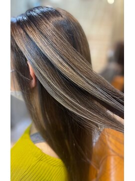 オモルフィ(Omorfi) 大泉学園【Omorfi】オモルフィ グレージュハイライト