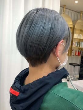 ロンドプランタン 恵比寿(Lond Printemps) アクアブルーカラーショートくびれヘア 似合わせカット