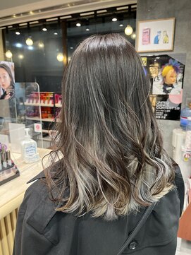 ラック 本厚木店(LUCK) インナーカラー×ペールシルバー