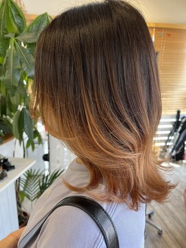 フラバー(flover) 【顔周りレイヤーでくびれスタイル】kanna