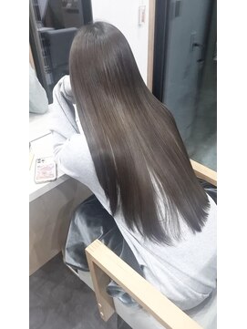 エムスリー ソリス(EMU THREE SOLIS) 極艶ロング