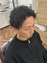 ヒカリ バイ イサミ 西川口(Hikari by ISAMI)&nbsp;フェザーパーマ刈り上げセンターパートマッシュ〈理容室〉西川口