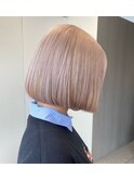 顎ラインボブミルクティーグレージュケアブリーチワイドバング